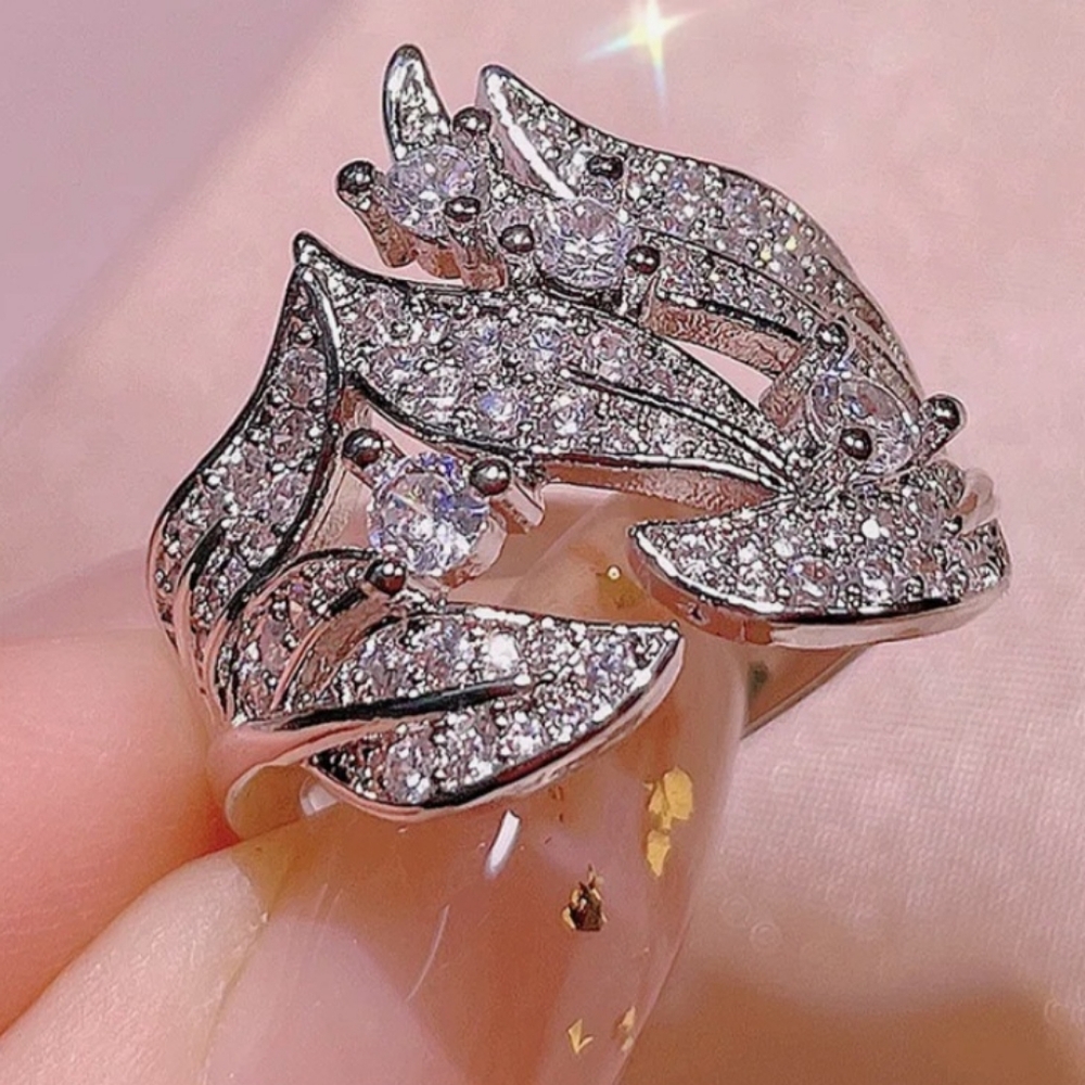 🎆Beautiful Sterling Silver 925 Shimmering Crystal Rhinestone Leaf Ring Size 8